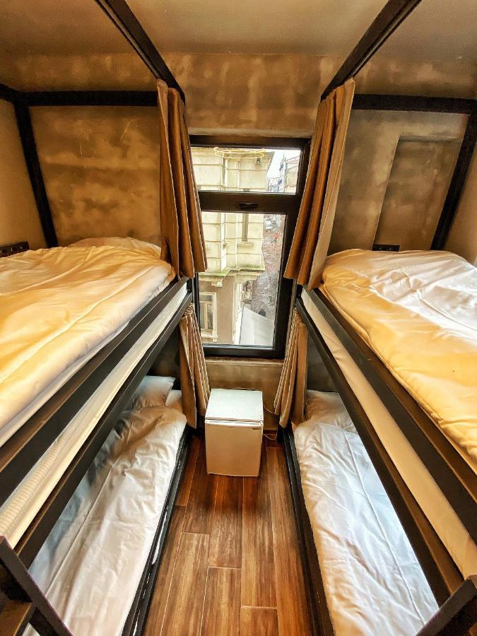 Nomad Hostel Karakoey Istanbul Exterior photo