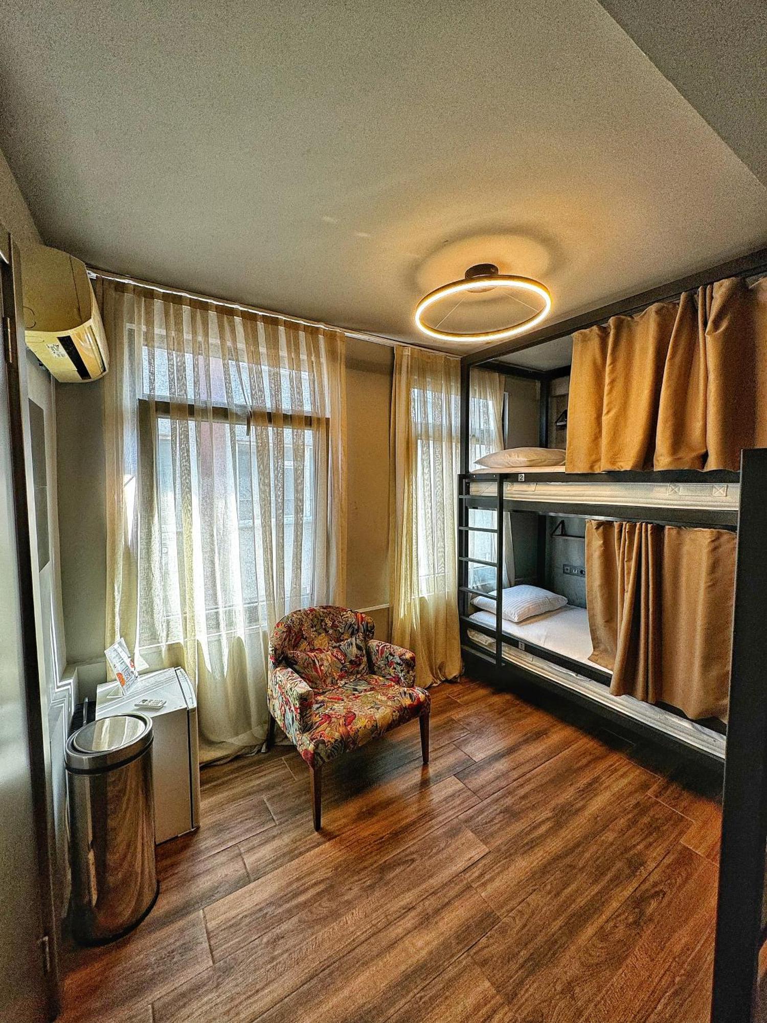 Nomad Hostel Karakoey Istanbul Exterior photo