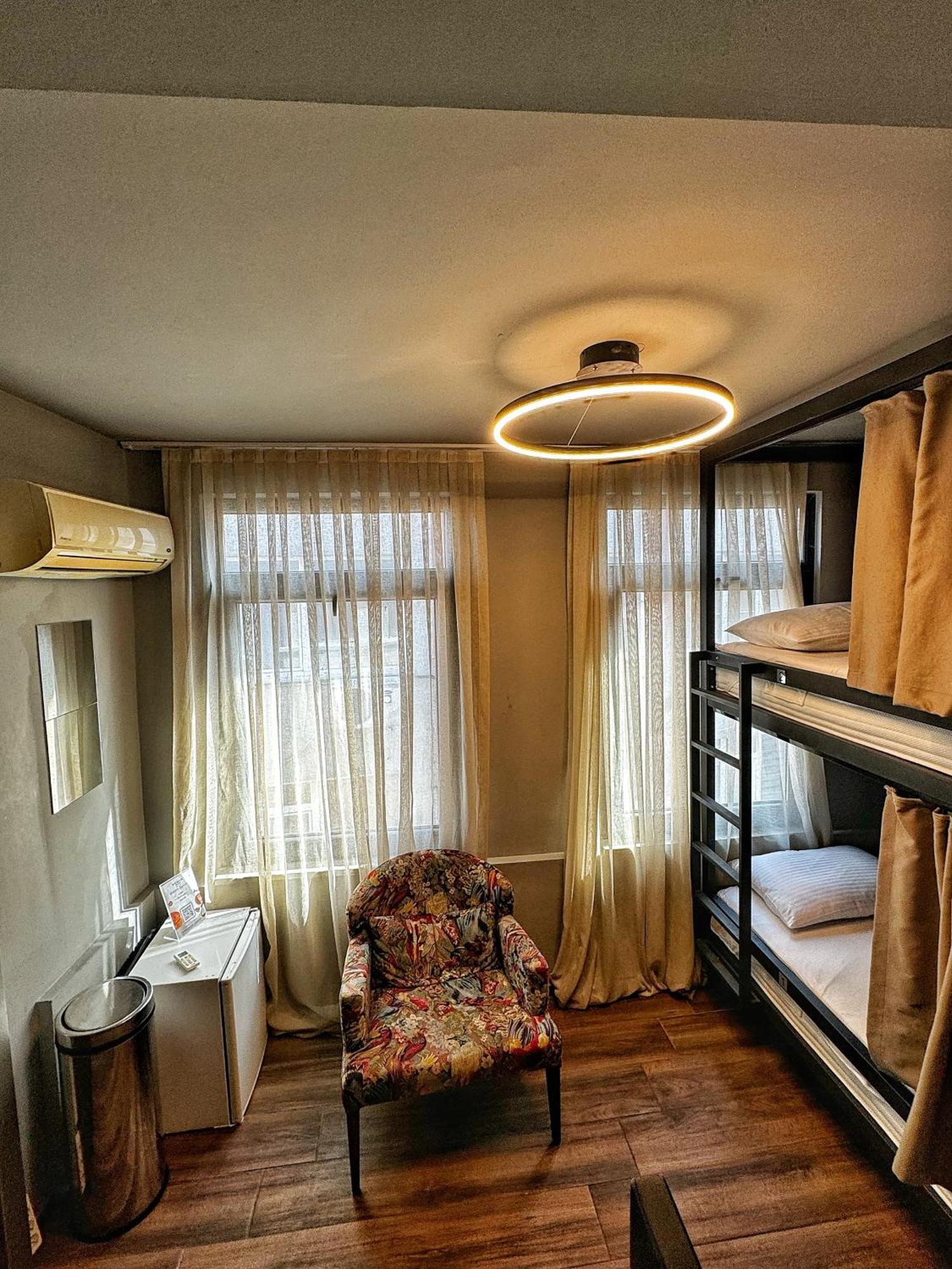 Nomad Hostel Karakoey Istanbul Exterior photo