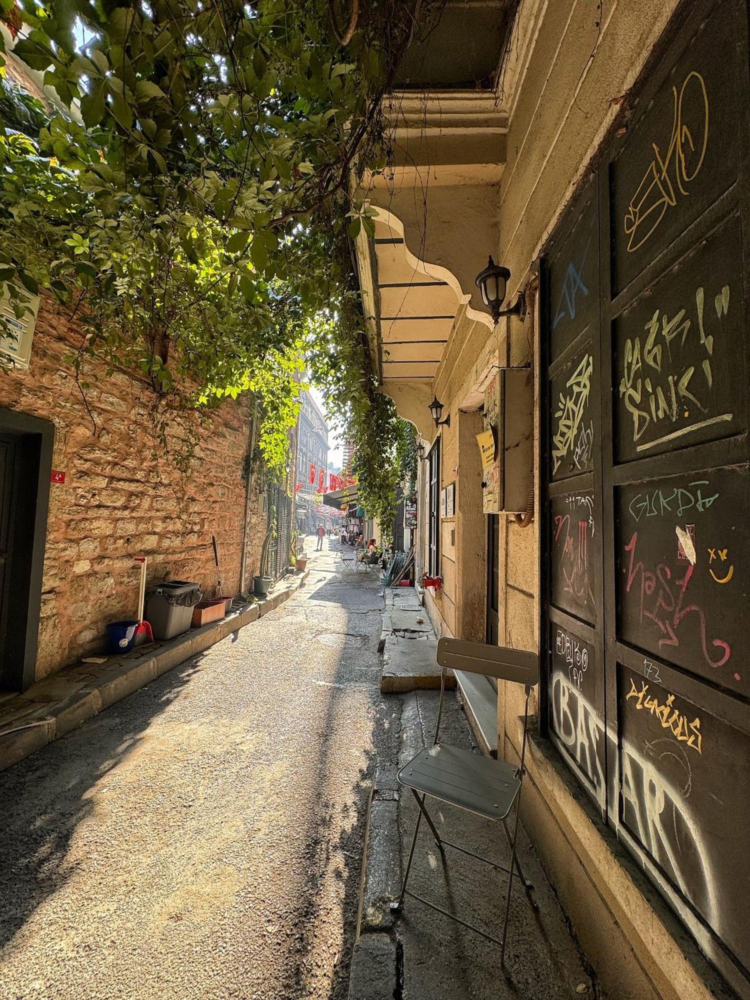 Nomad Hostel Karakoey Istanbul Exterior photo