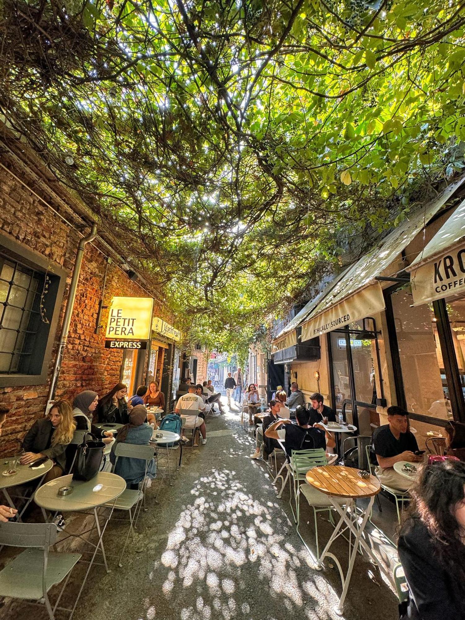 Nomad Hostel Karakoey Istanbul Exterior photo