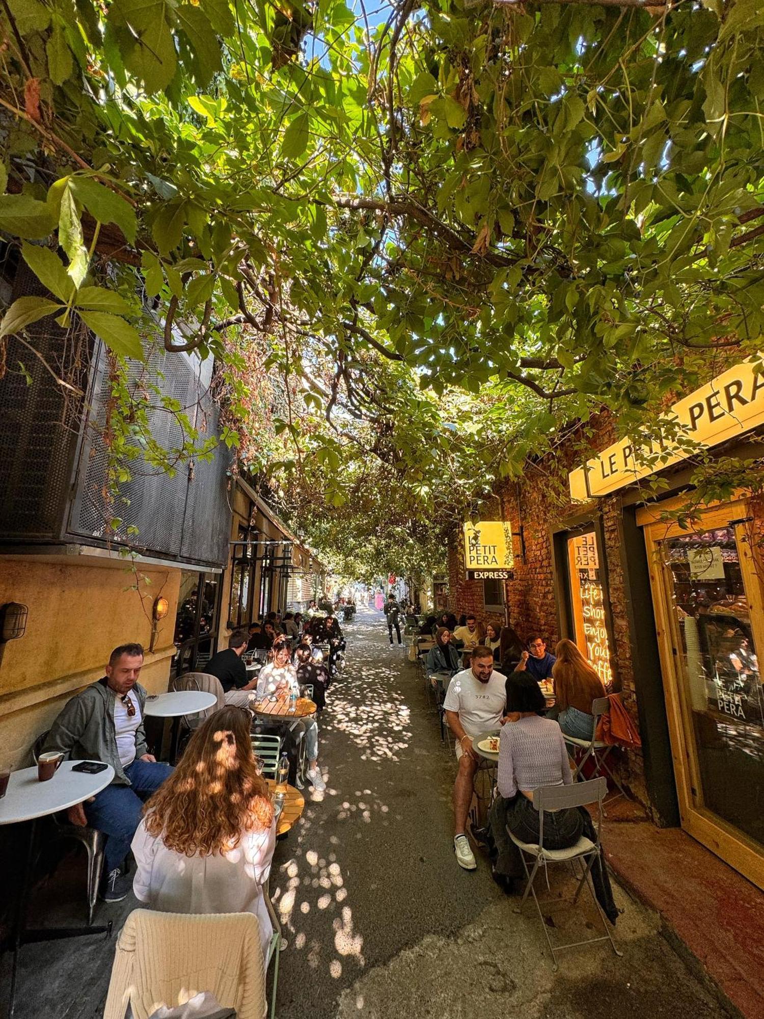Nomad Hostel Karakoey Istanbul Exterior photo